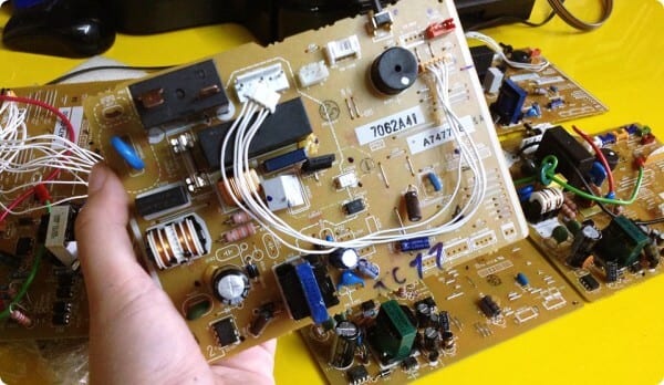 Máy giặt không giữ được nước do hỏng board máy giặt